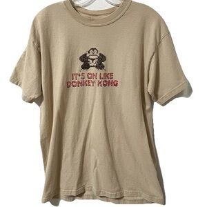 Donkey Kong It's On Beige Gaming Graphic T-Shirt Size Medium